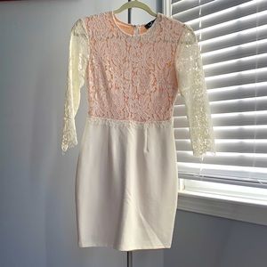 Lulu’s size 0 white lace body con dress